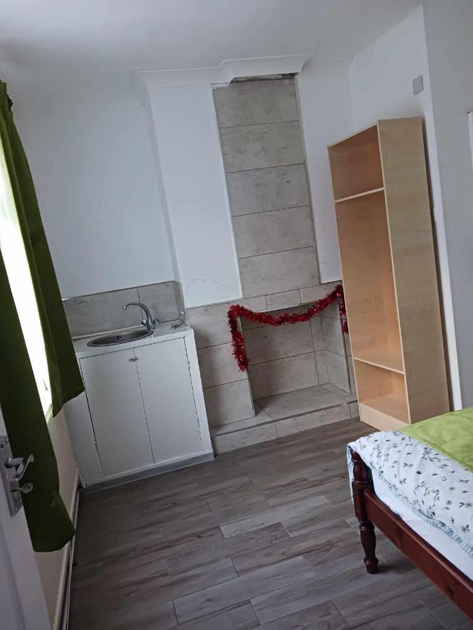 Amarillys Guest House Престън Екстериор снимка