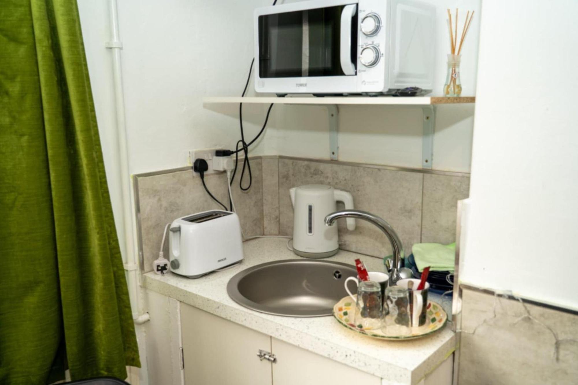 Amarillys Guest House Престън Екстериор снимка